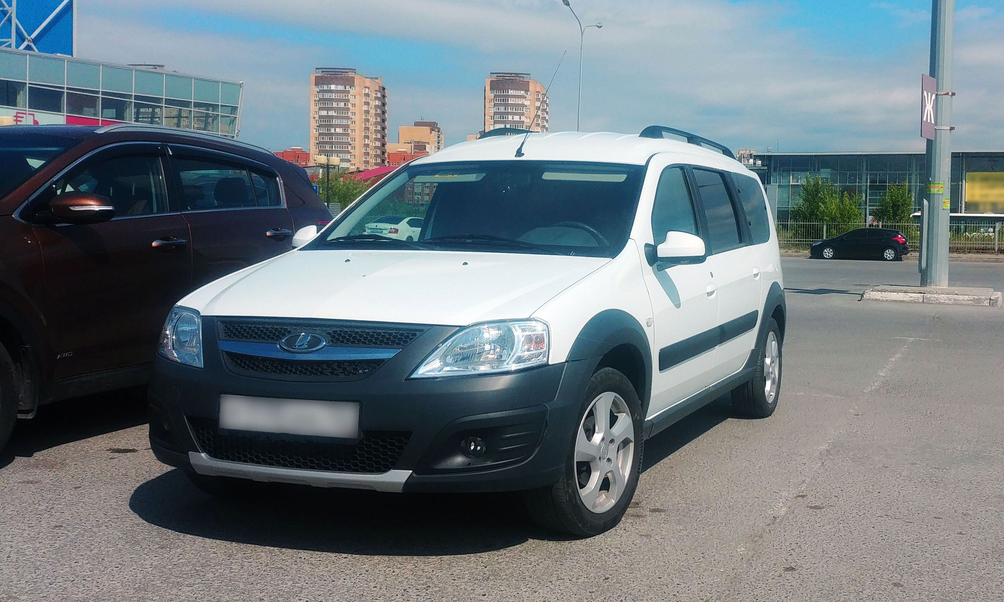 Прокат Lada Largus 7 мест в Набережных Челнах без водителя - 1800 в день