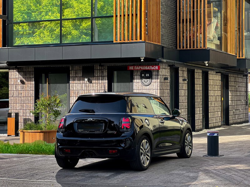 Mini Hatch